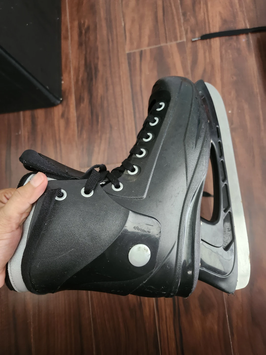 Black Ice Skates (unisex) - photo 3