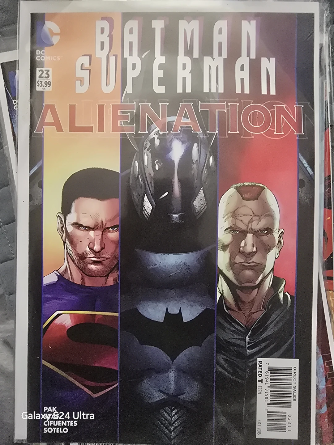 Batman/Superman Alienation Comic Book #23