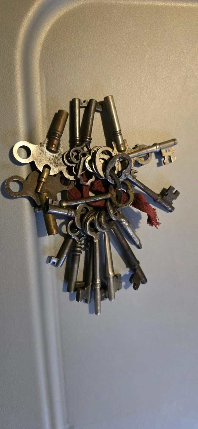 Assortment of Vintage Skeleton Keys