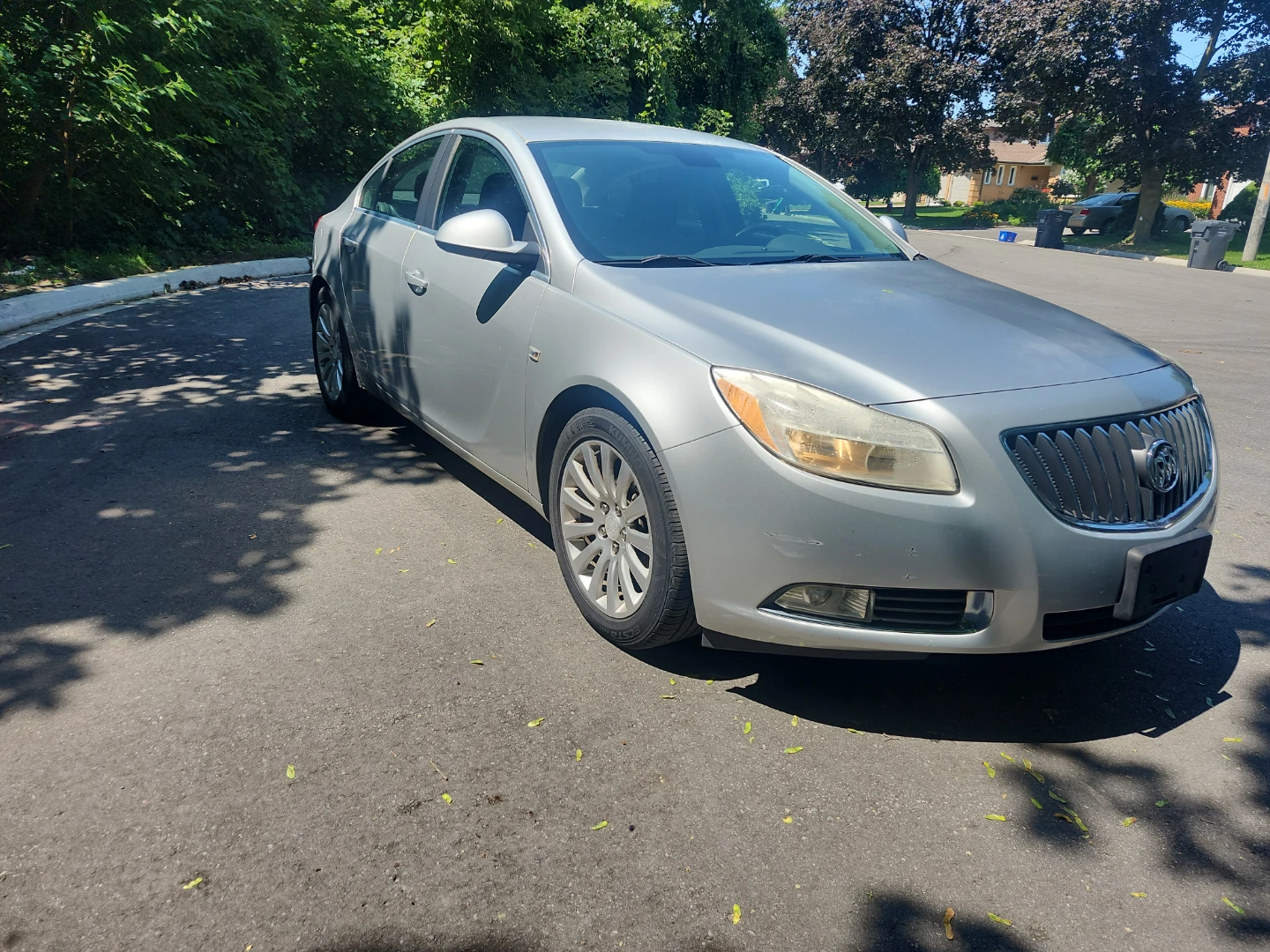 2011 Silver Buick Regal Sedan 81 KM ONLY  CLEAN CARFAX - photo 3
