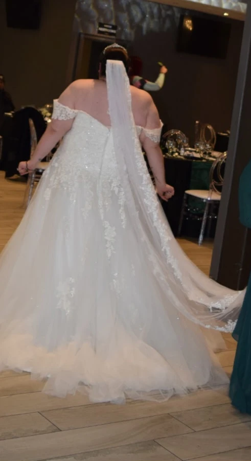 White Off-the-Shoulder Wedding Dress with Lace Appliques