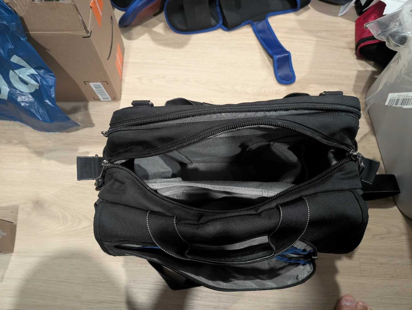 Think Tank Urban Disguise 50 V2.0 Messenger Bag - photo 2