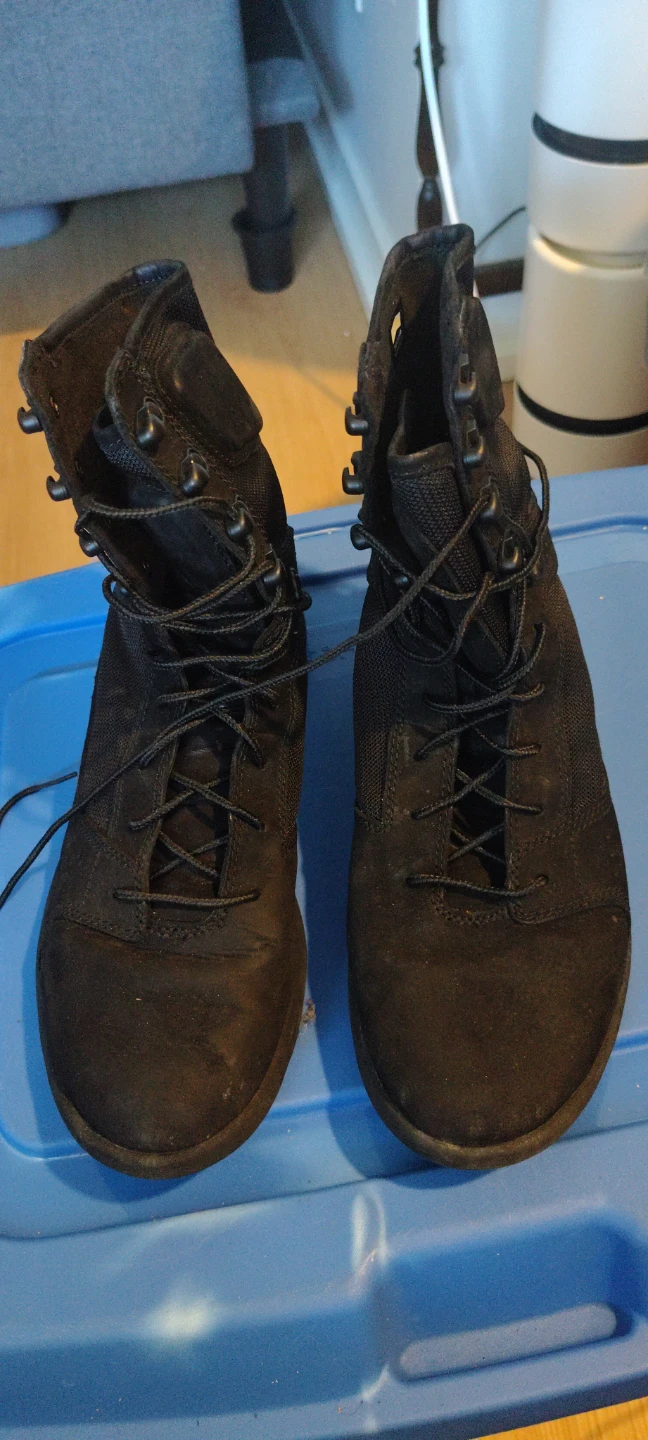 Timberland Defender Men's Boots Size 10.5