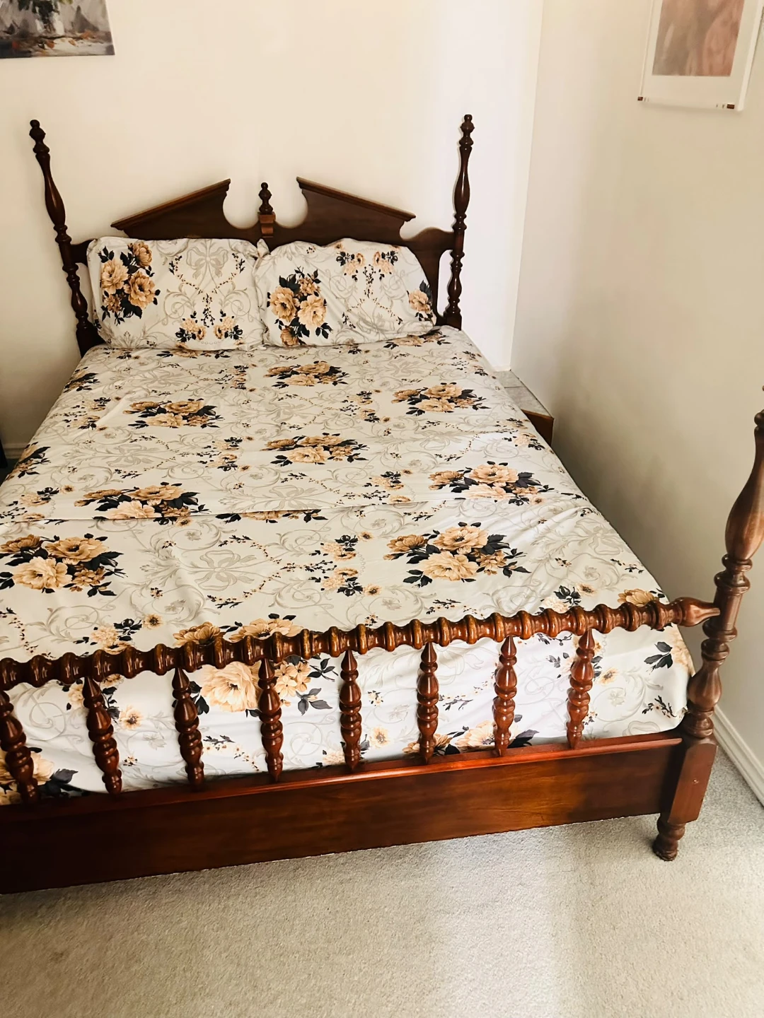 Bed and dresser - photo 4