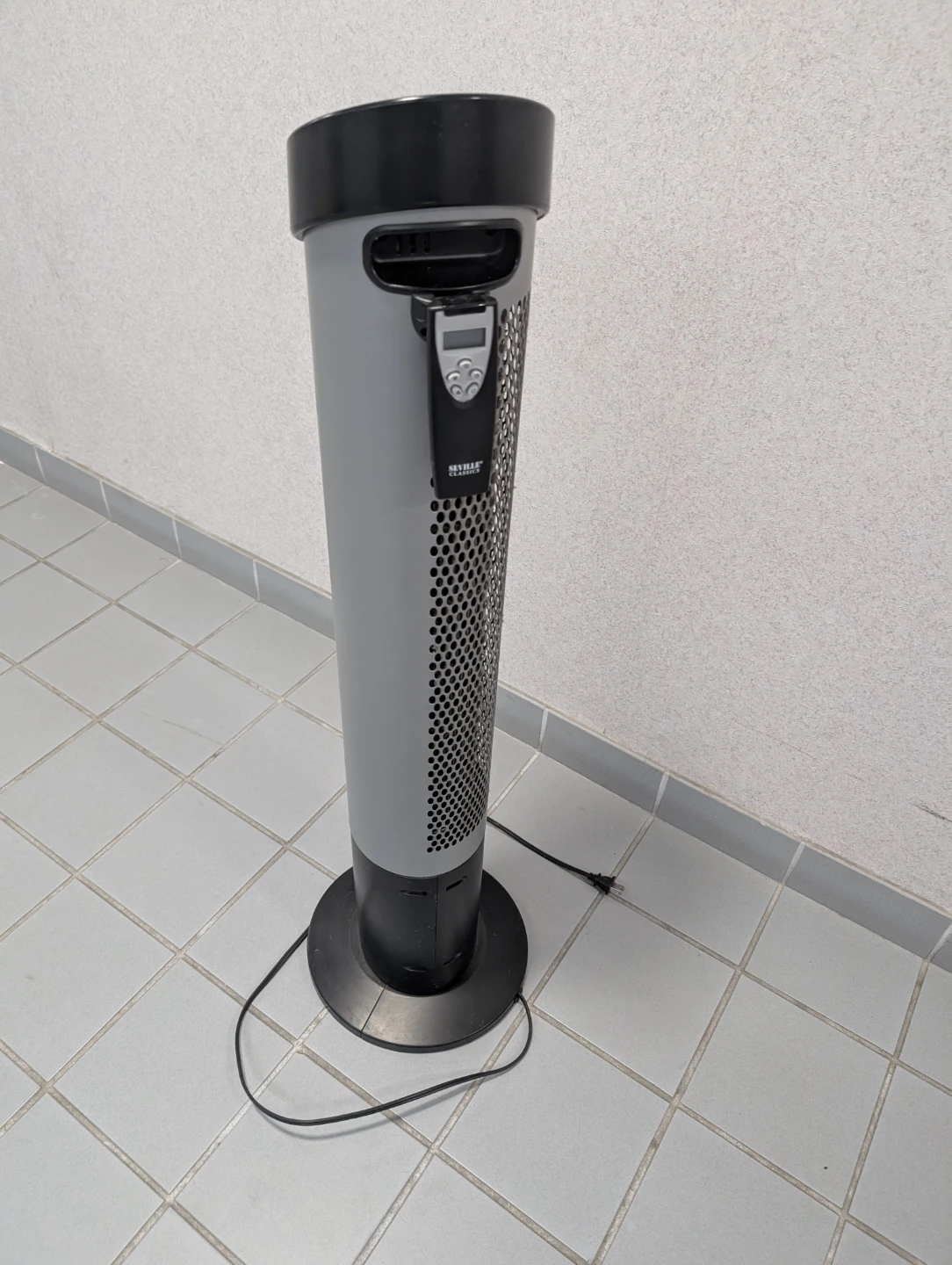Seville Classics Oscillating Tower Fan - photo 2