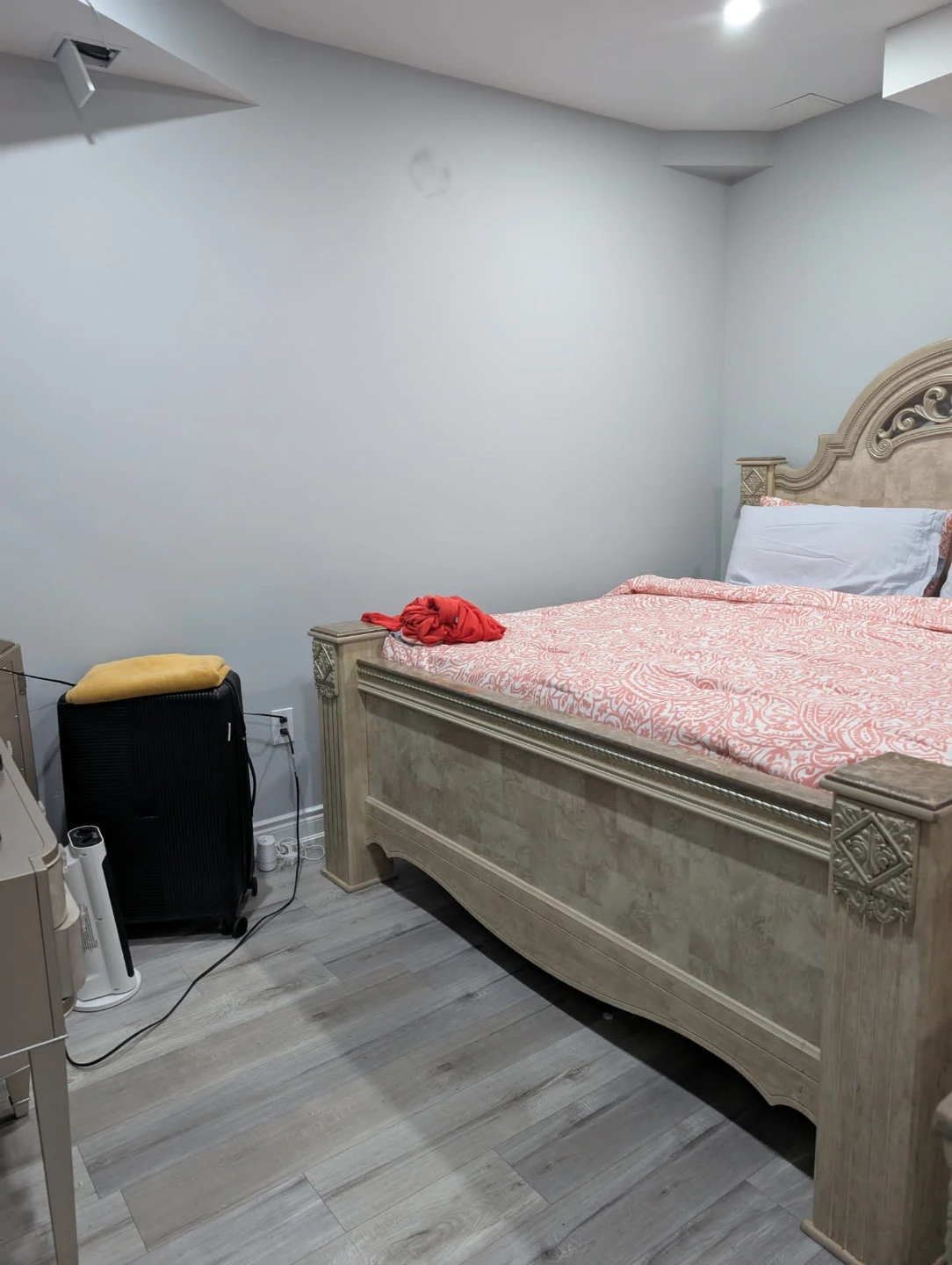 2 bedrooms Basement for rent - photo 4