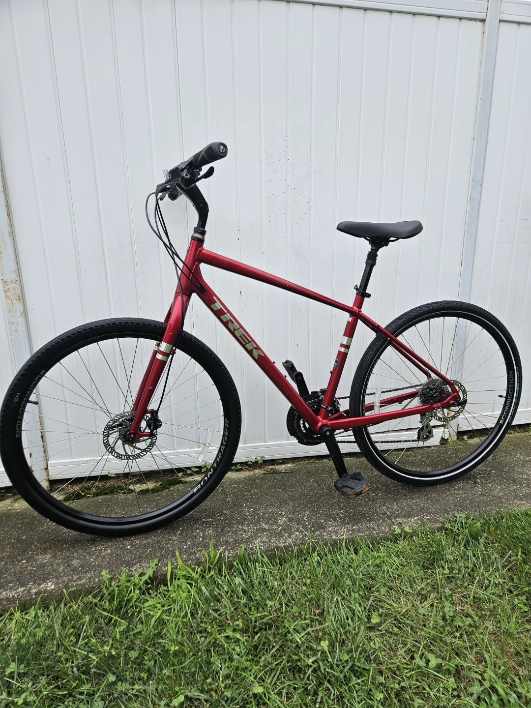 Trek Verve 2 Hybrid Bike