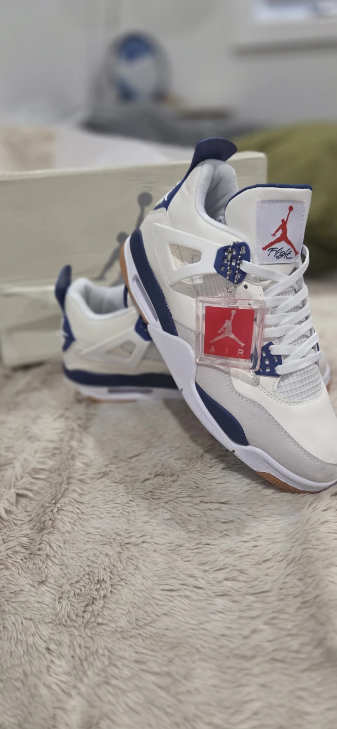 Nike Air Jordan 4 SB "Pine Green" Sneakers - photo 5