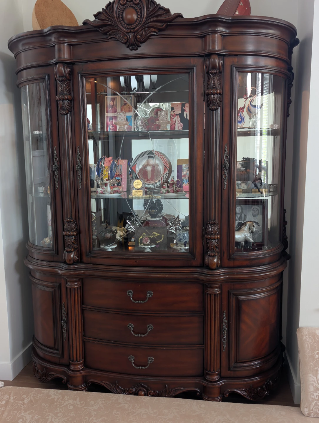 China cabinet - photo 3
