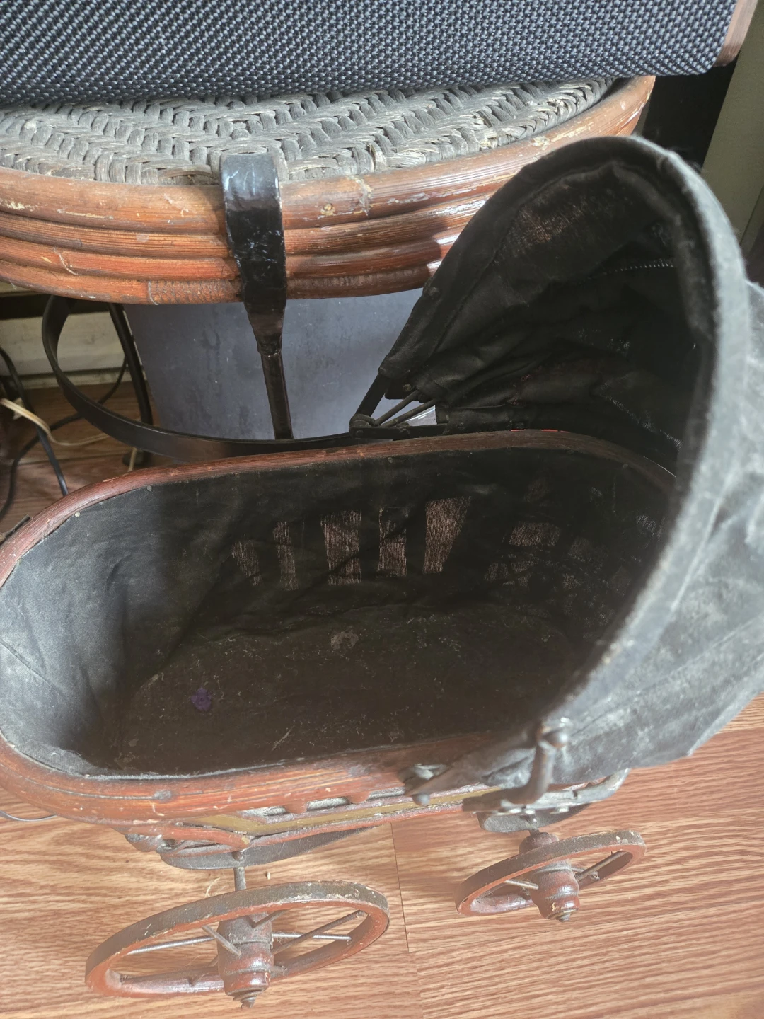 Antique Doll Pram - photo 2