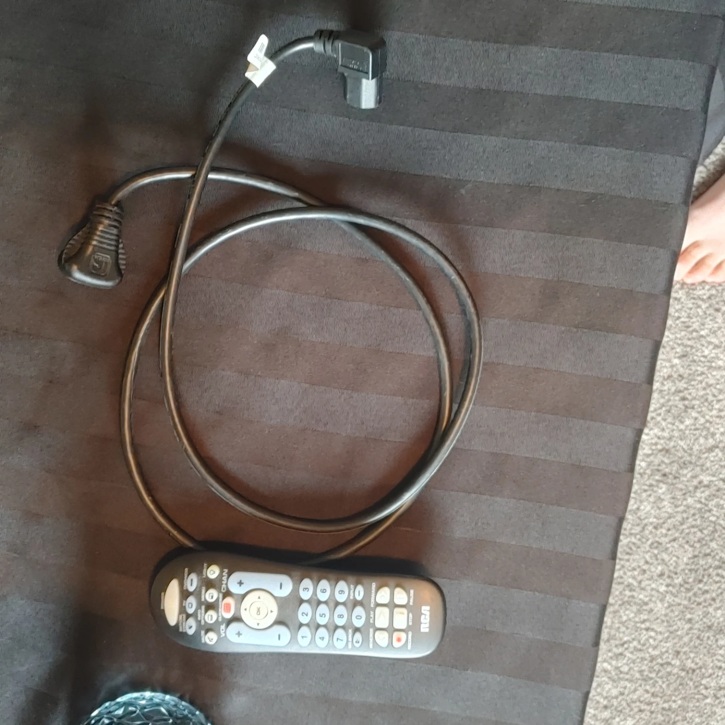 Hitachi Ultravision 55in Television with Remote and Power Cable - photo 2
