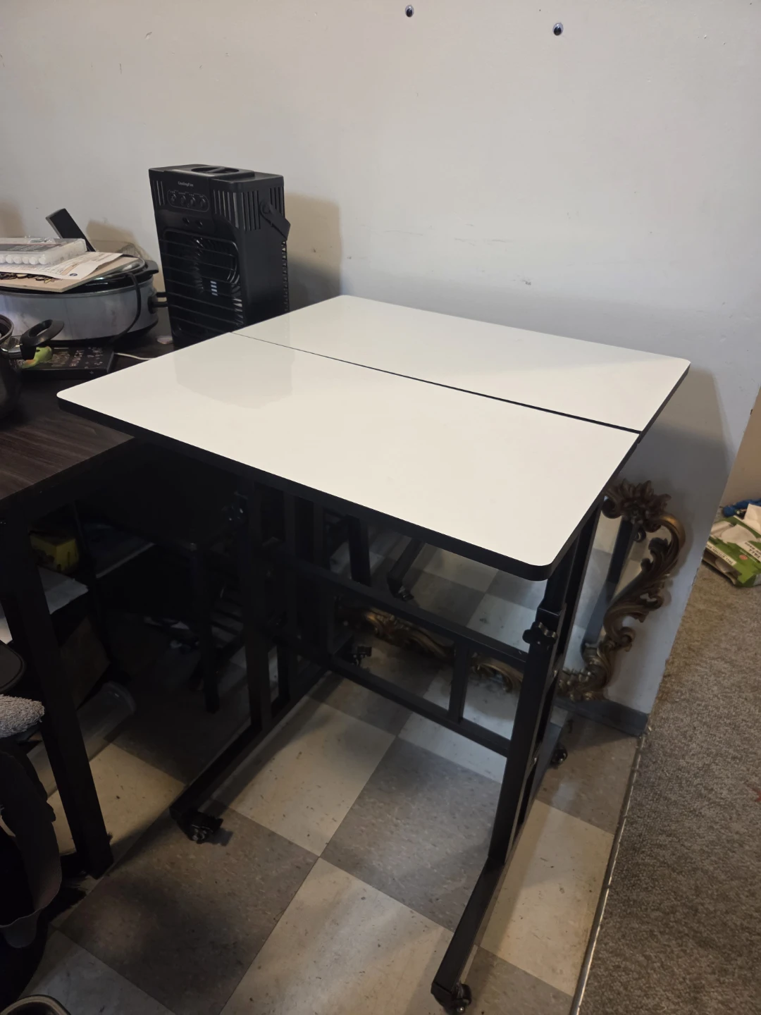 Adjustable standing computer/white board desk - photo 2