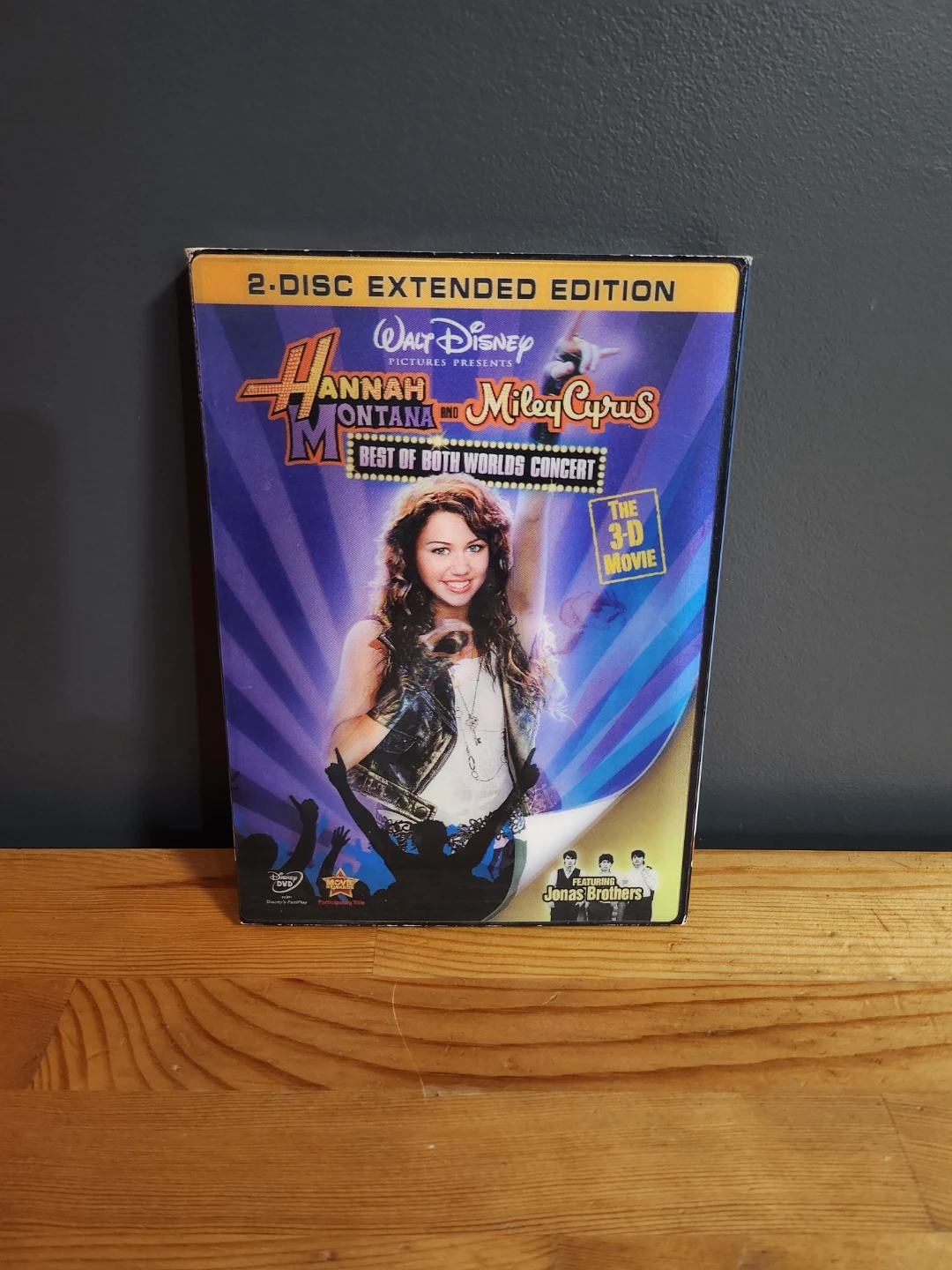Hannah Montana & Miley Cyrus: Best of Both Worlds 2-Disc DVD - photo 2