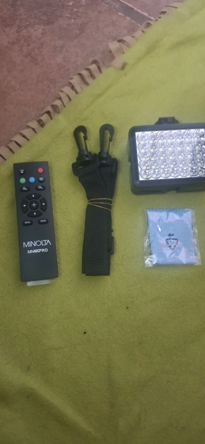 Minolta MN4KPRO Camcorder with Accessories - photo 5