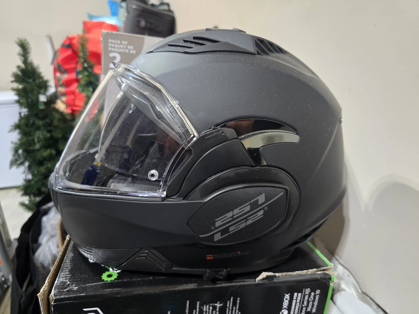 LS2 Valiant II XL Modular Motorcycle Helmet – Matte Black