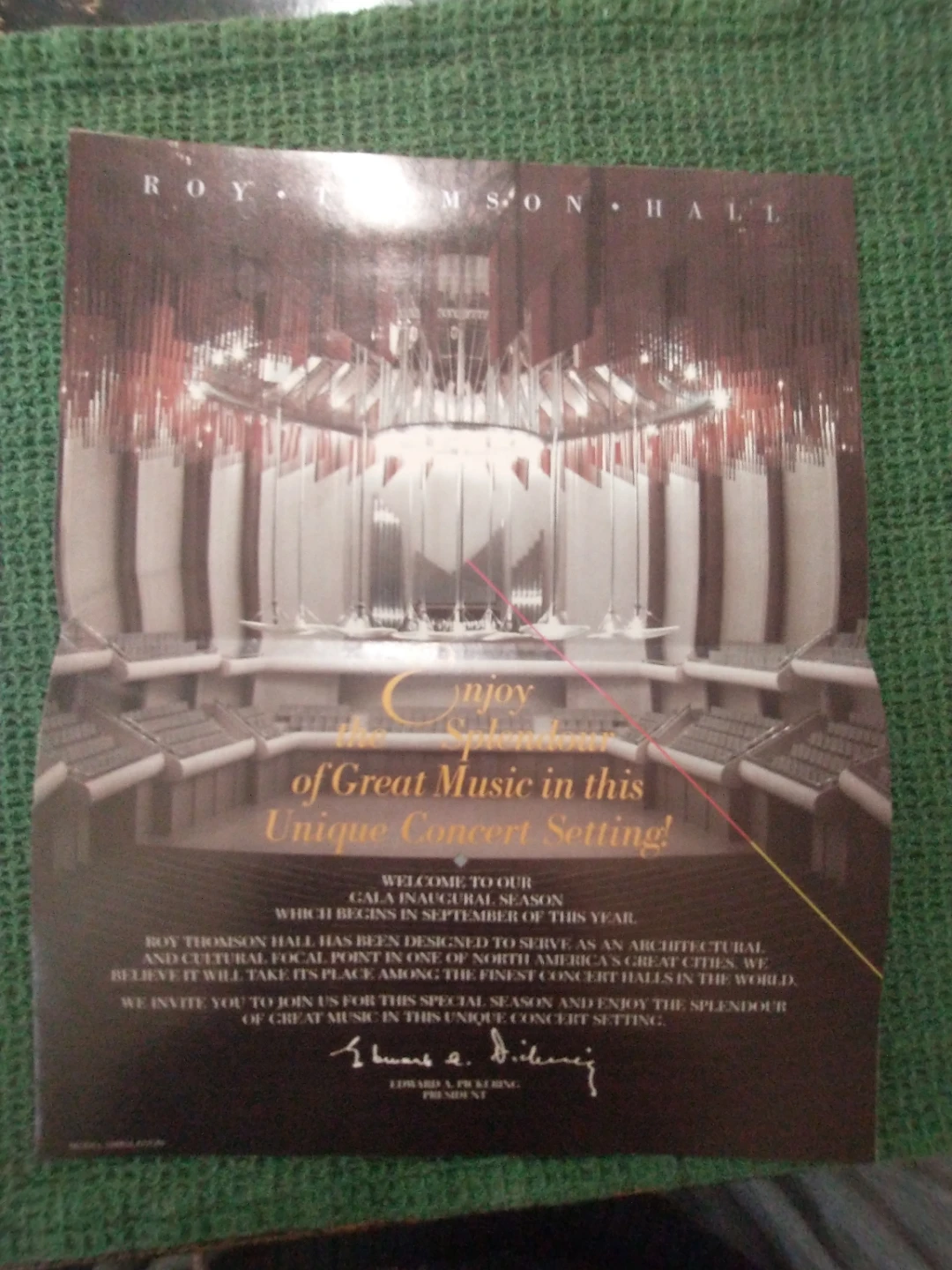 1982-1983 Roy Thomson Hall Inaugural Season Brochure - photo 3