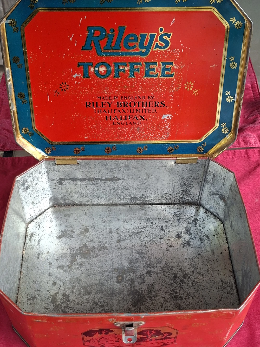 Riley's Toffee Tin - photo 4