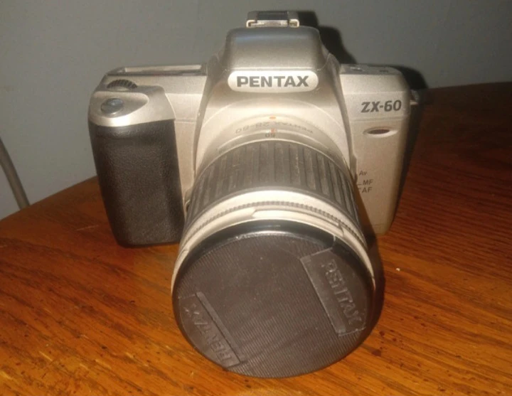 Pentax camera & zoom lens - photo 2
