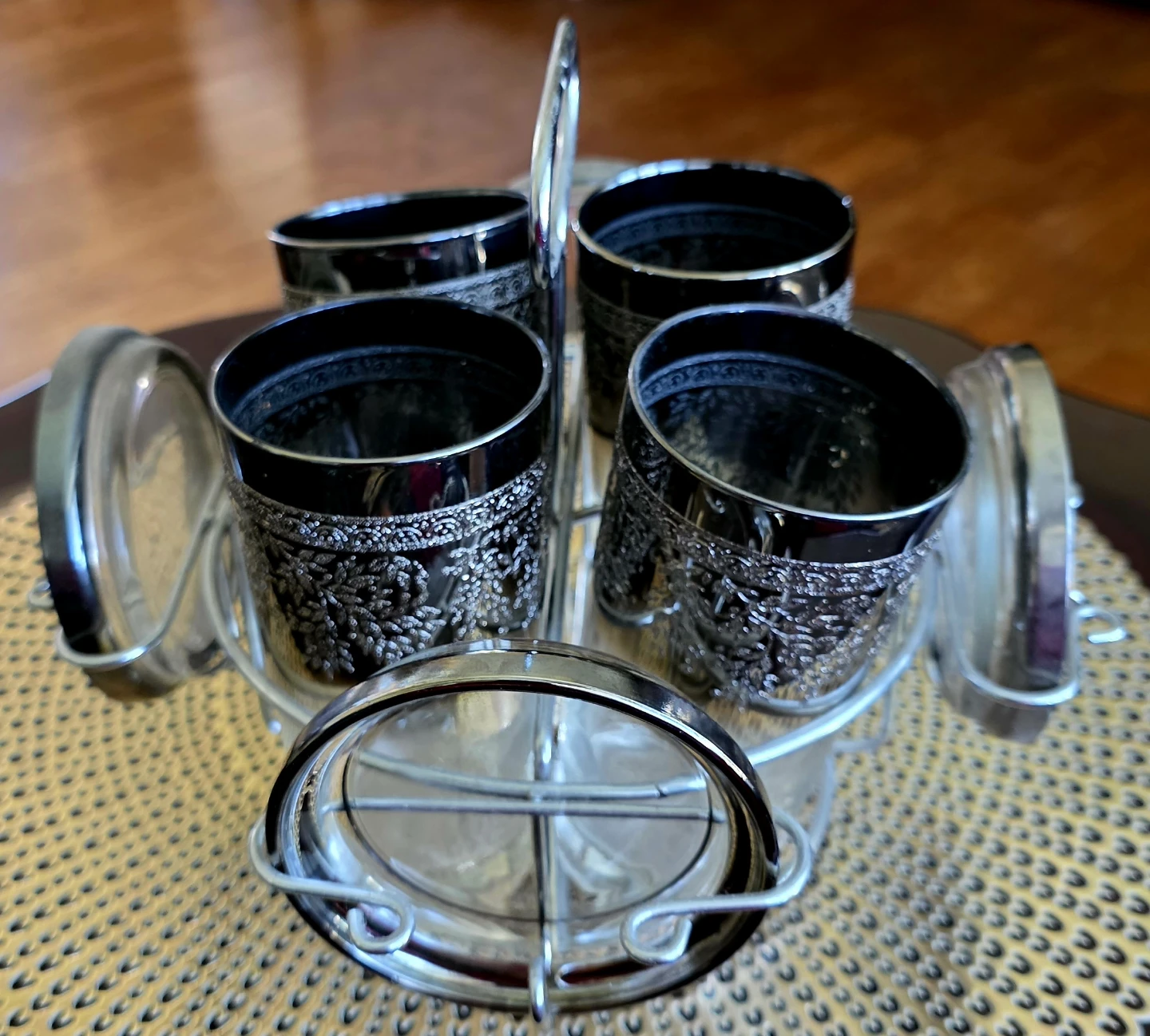 Set of 4 Decorative Glasses and lids with holder