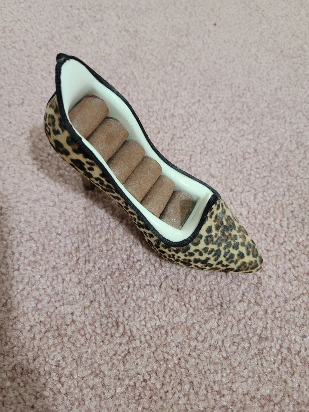Leopard Print High Heel Ring Holder - photo 2