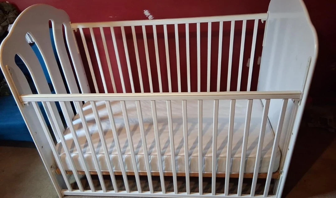 White Baby Crib with Mattress