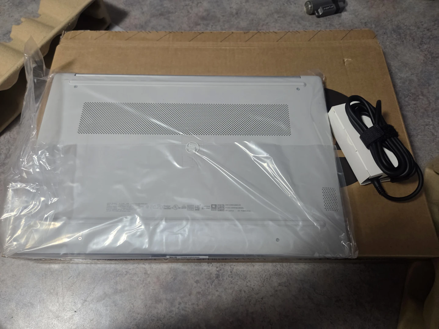 HP Laptop 15-fd0016ca with Intel Processor - photo 3