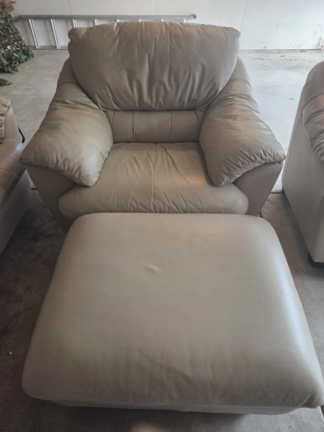 3-Piece Leather Living Room Set - Sofa, Loveseat, Chair - photo 2