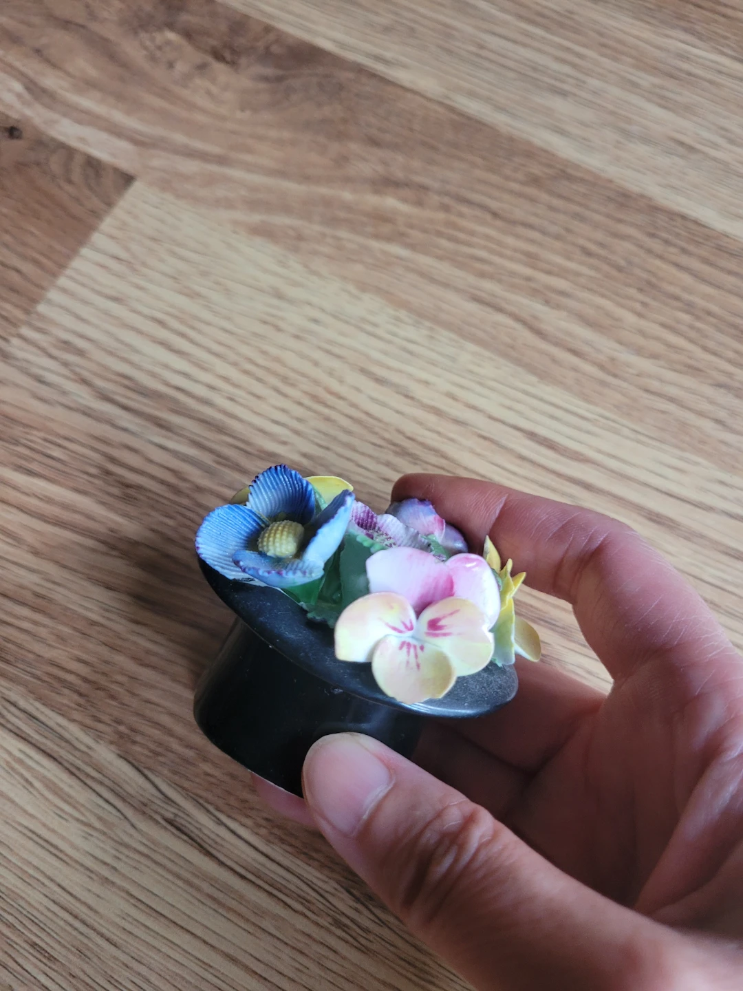 Denton China Figurine - Small Flower Arrangement - photo 5