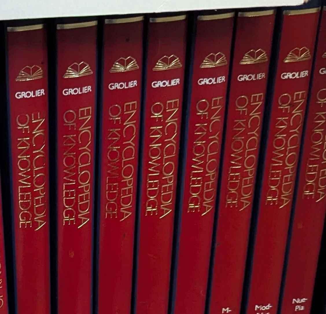 Grolier 20 Volume Complete Set of Encyclopedias - photo 2