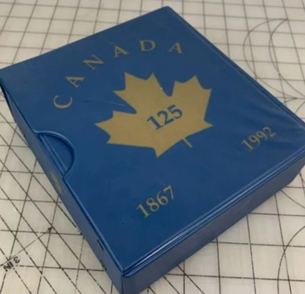 1992 CANADA LOONIE AND QUARTER BOOK SET - photo 5