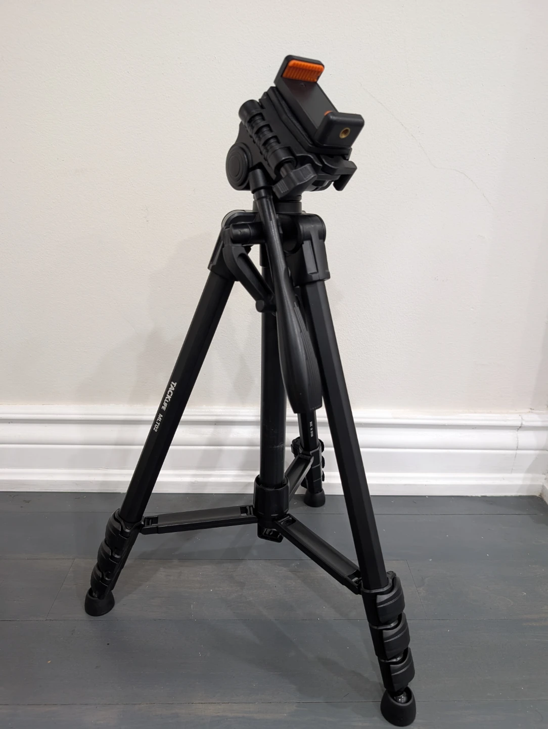 Tacklife M012 Tripod with Carrying Bag - photo 2