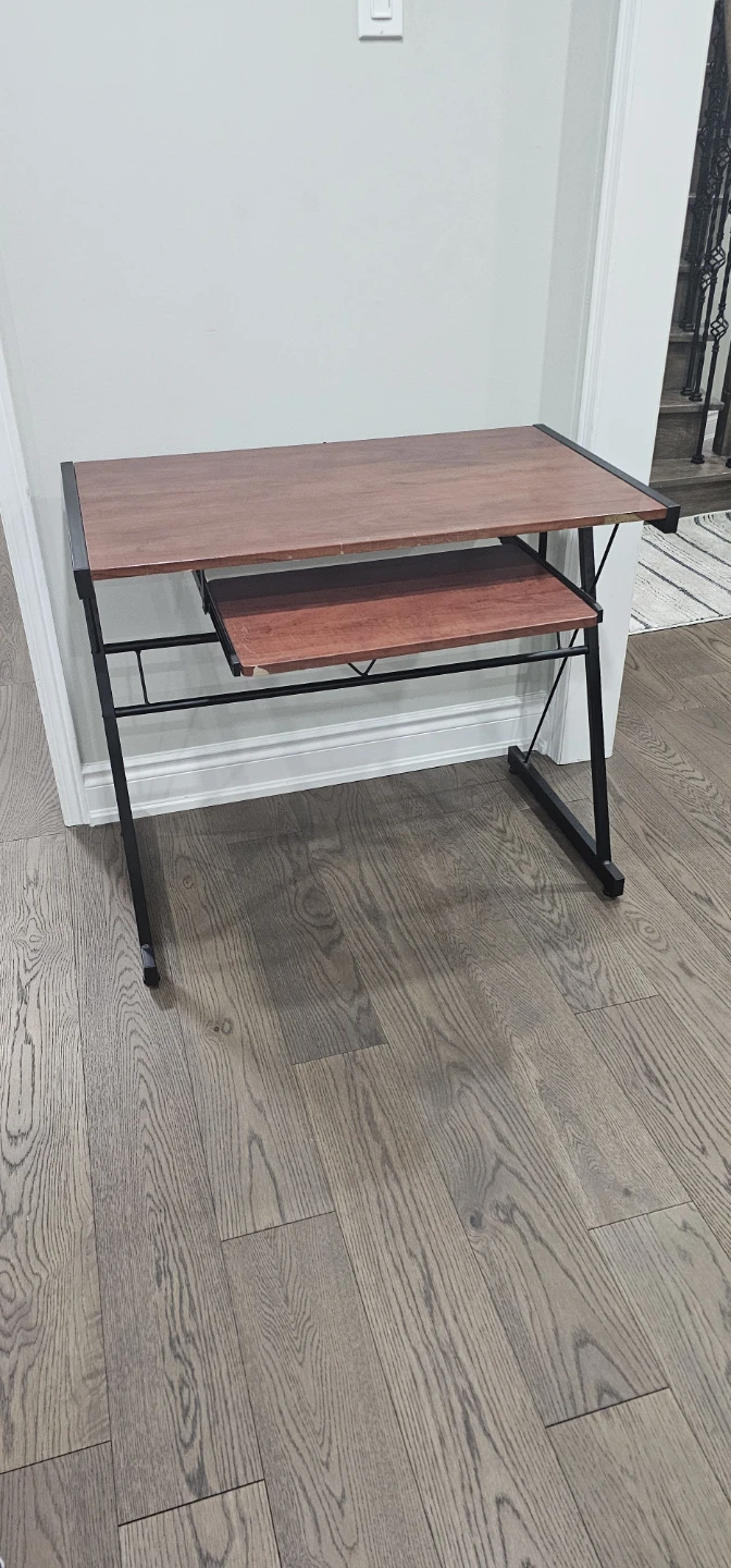 Computer Desk with Keyboard Tray