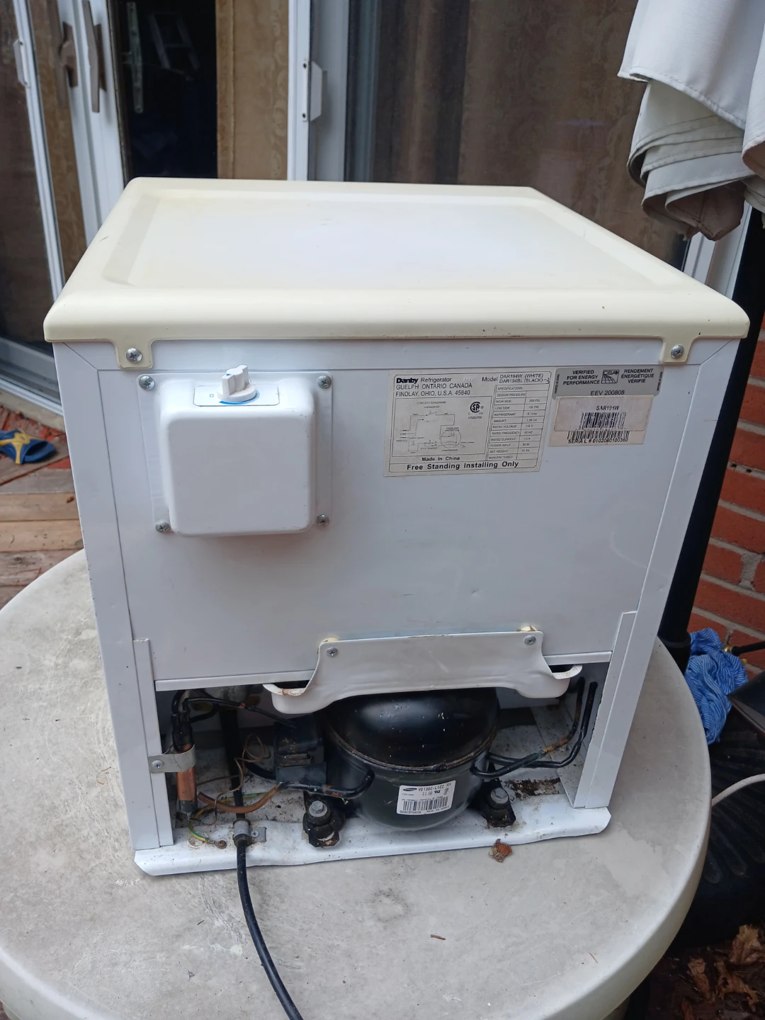 Mini refrigerator - photo 3