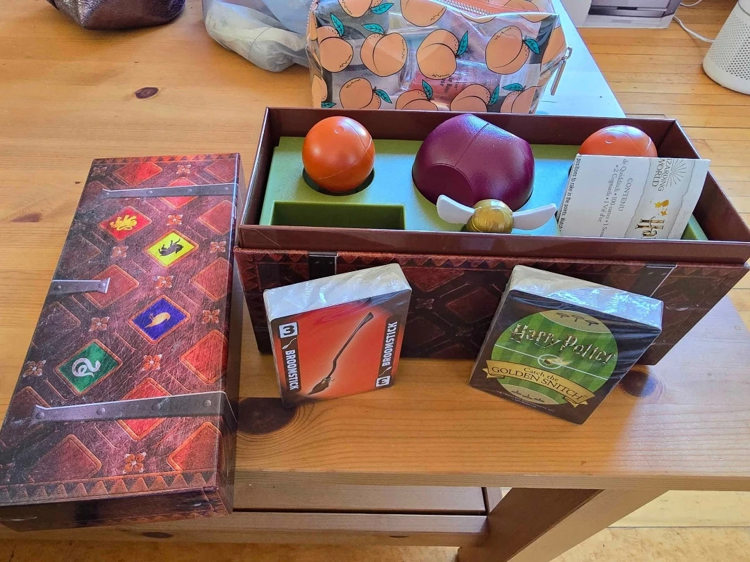 Harry Potter Golden Snitch & Broomstick Card Game Set