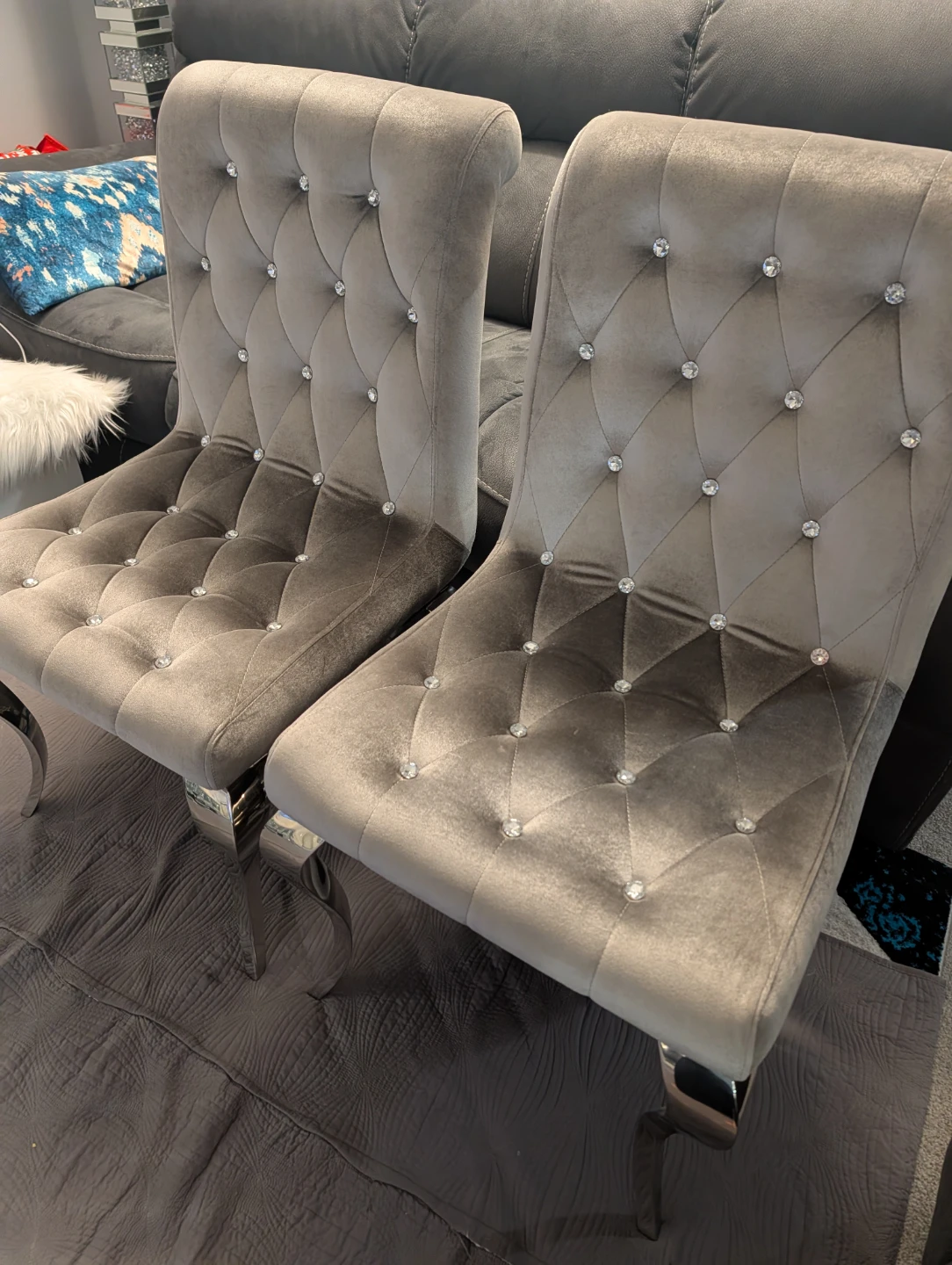 2x Grey Velvet Dining Chairs with Crystal Buttons - photo 2