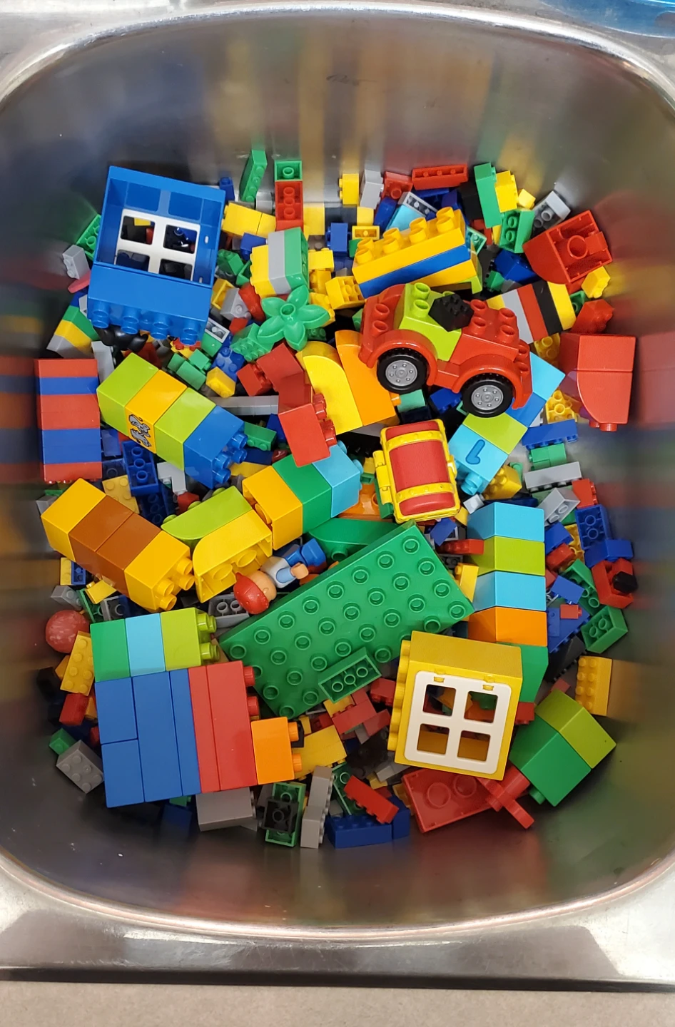 2012 Lego Storage Bin filled with Lego/Duplo - photo 5