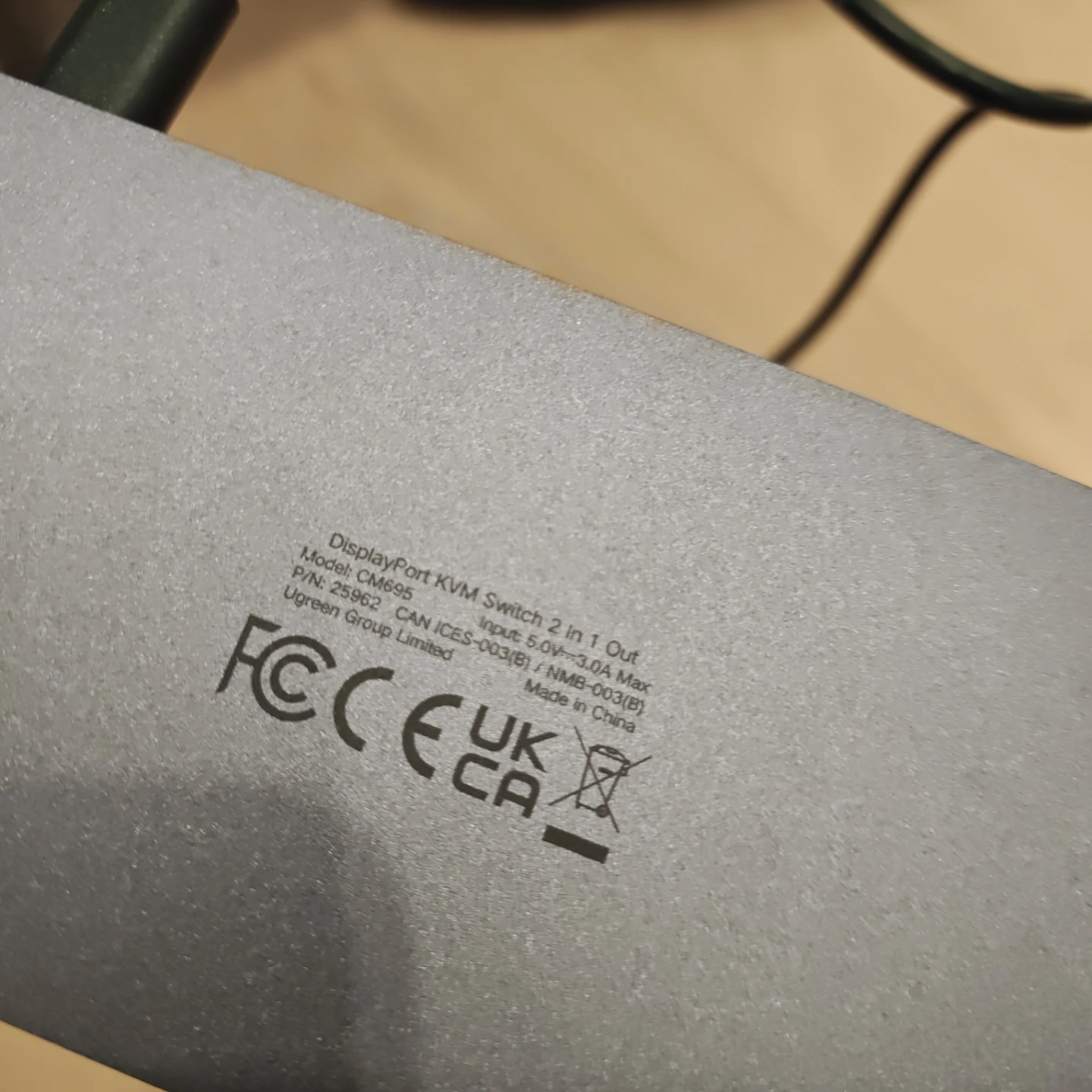 Ugreen DisplayPort KVM Switch 2 in 1 Out - photo 2