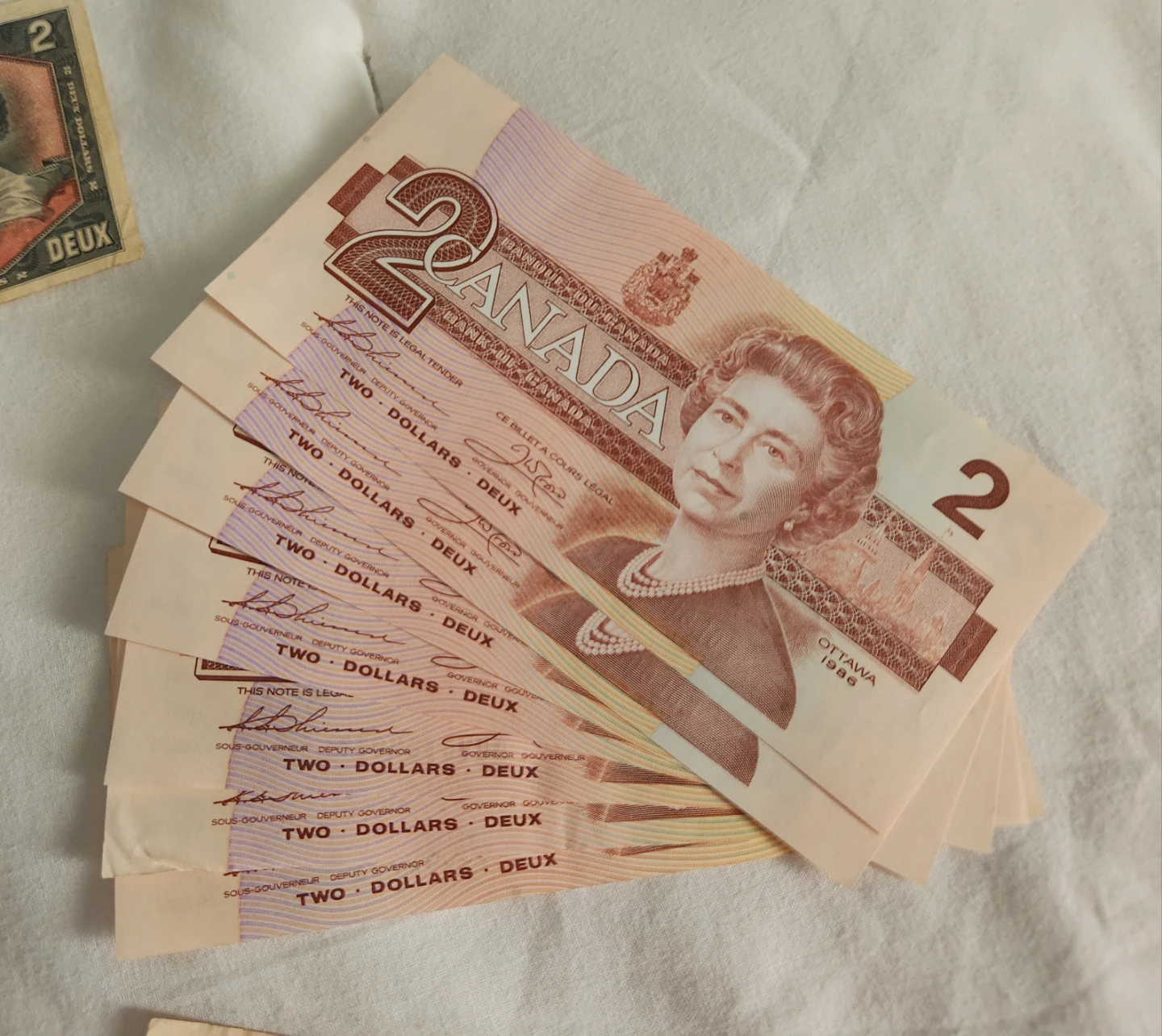 Canada Two Dollar Bills (Various Dates) - photo 2