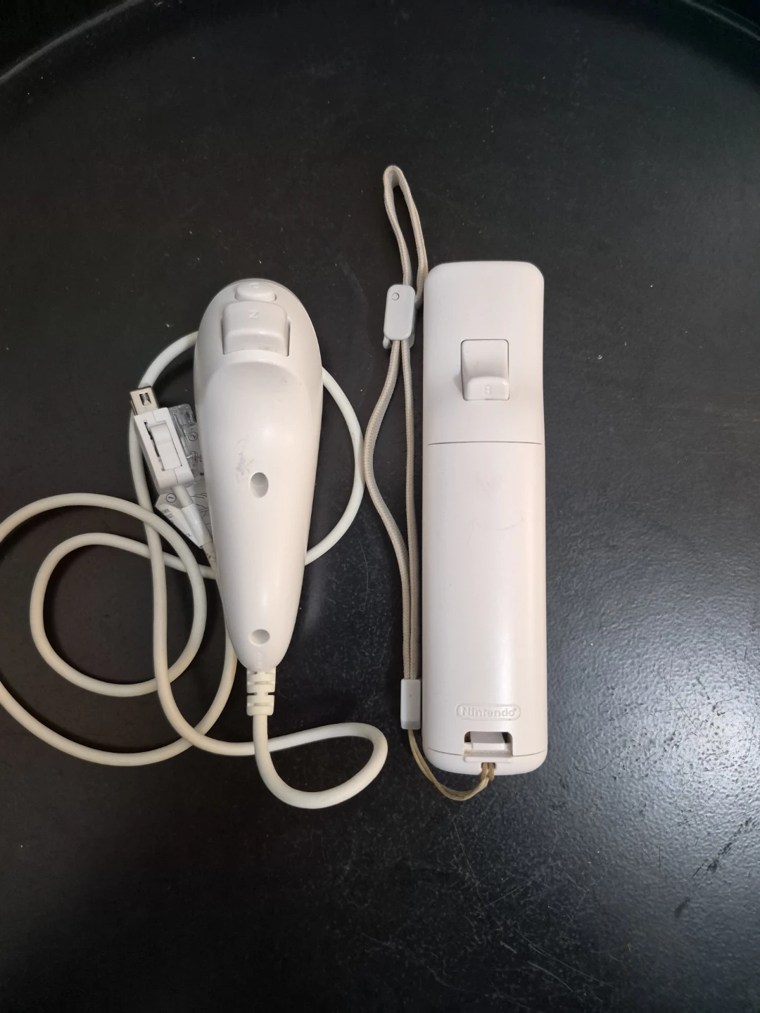 Nintendo Wii Remote and Nunchuk Controller Set - photo 2