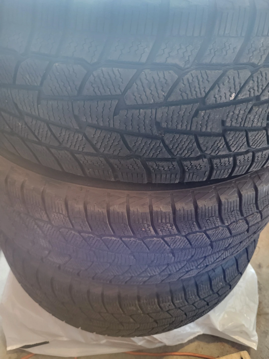 Four Motomaster Winter Edge tires. Size 265/45R18 - photo 5