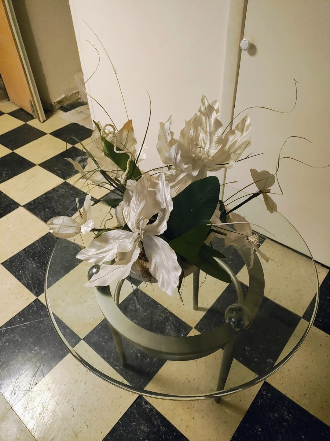 White Floral Arrangement - photo 3
