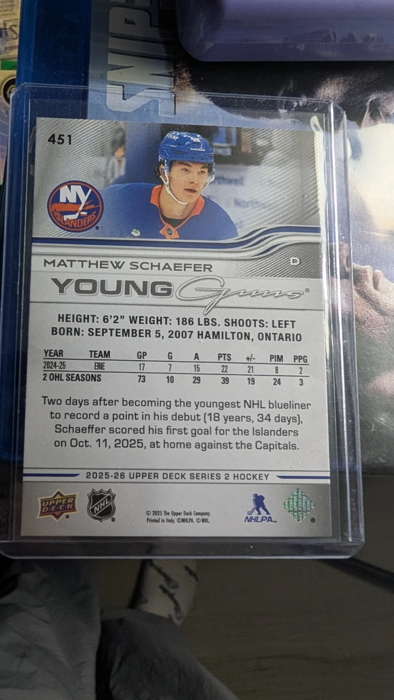 Matthew Schaefer 2025-26 Upper Deck Young Guns Hockey Card - photo 2