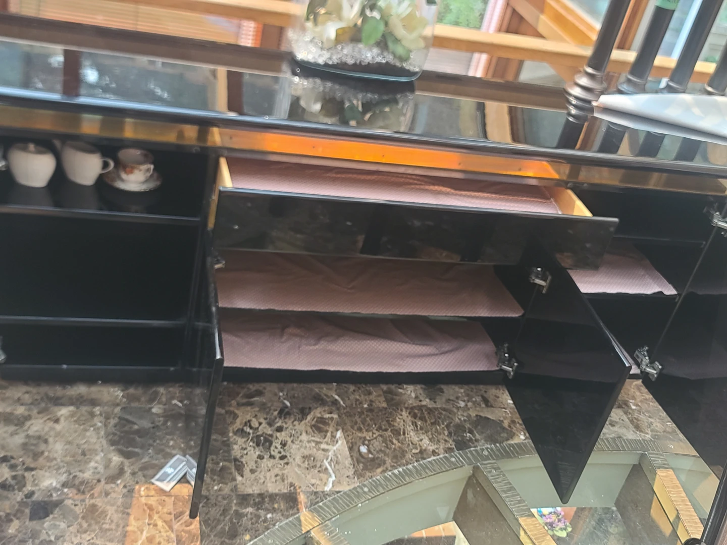 Black Lacquer and Brass Sideboard Buffet - photo 4