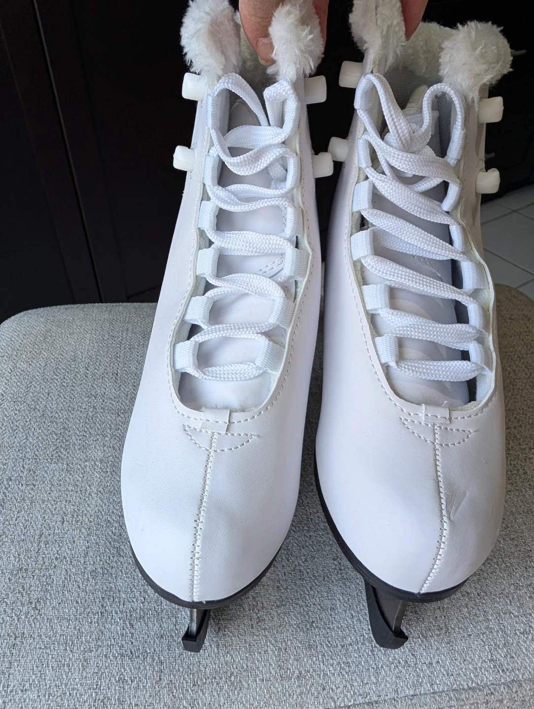 White Junior Ice Skates - Size 5