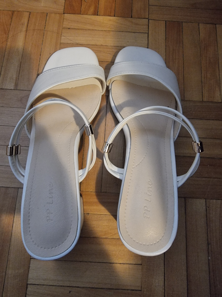 size 7 Women's White Block Heel Sandals