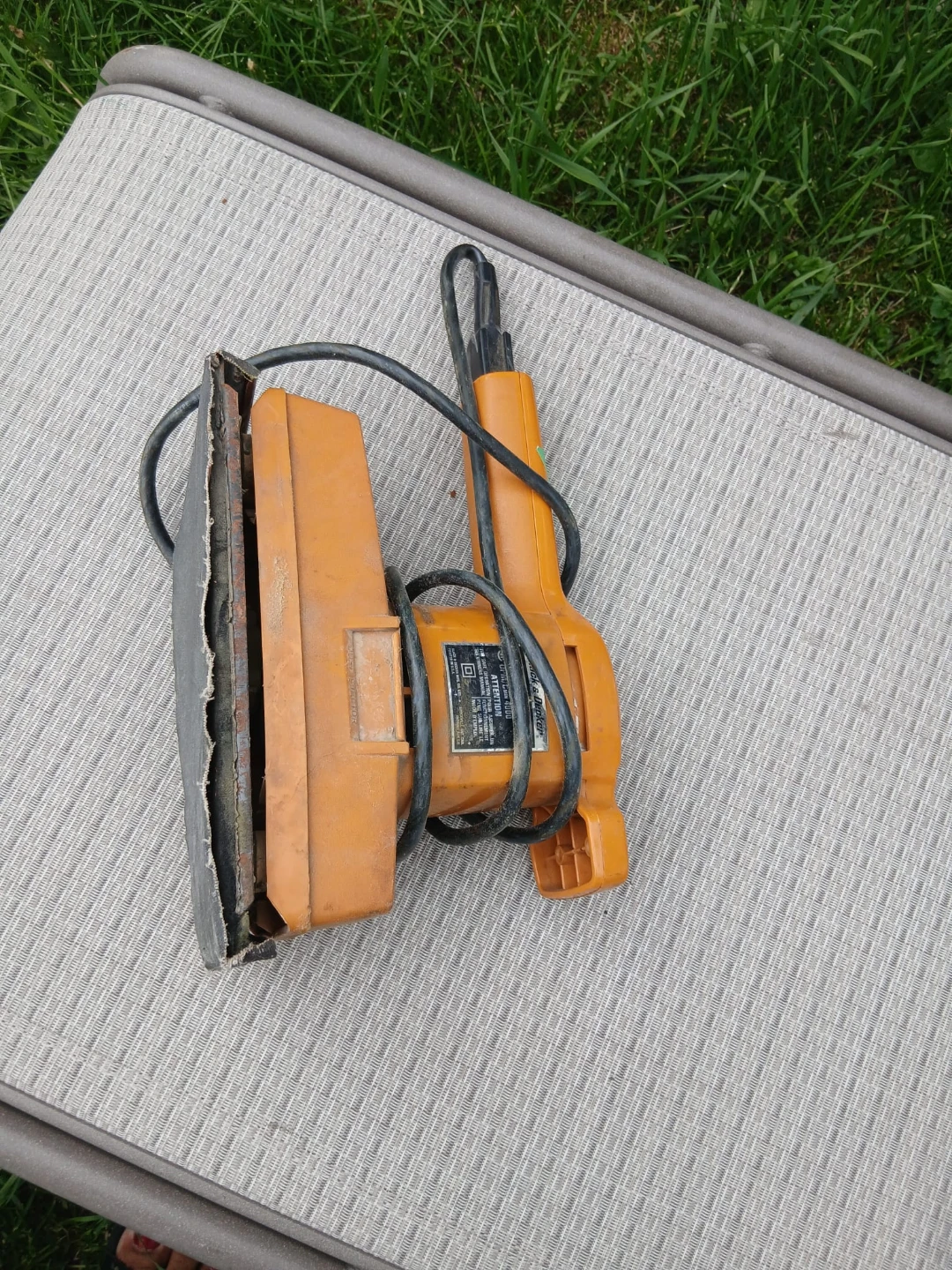 Black & Decker Dual Action Sander - photo 2