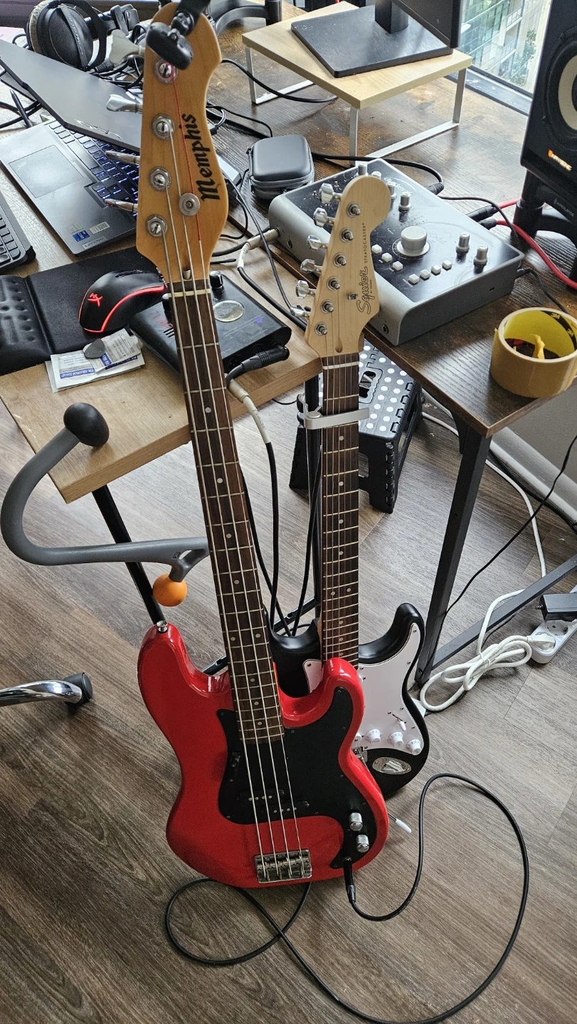 Memphis Red Electric Bass Guitar
