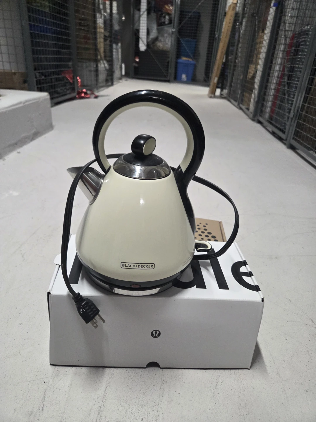 Black + Decker Electric Kettle - photo 2