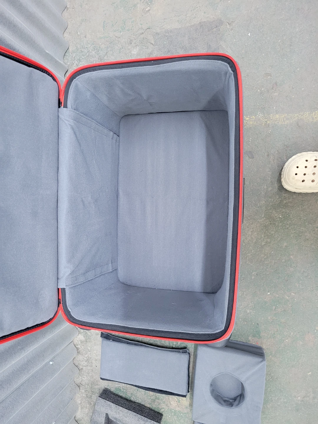 Like new Aputure Storm 2000 Rolling Case - photo 5
