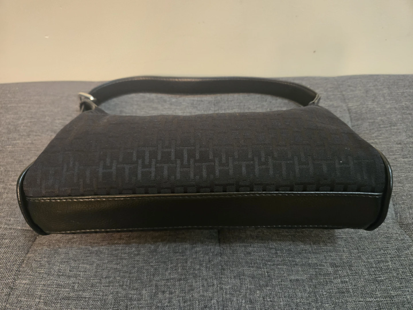 Tommy Hilfiger Black Monogram Shoulder Bag - photo 3